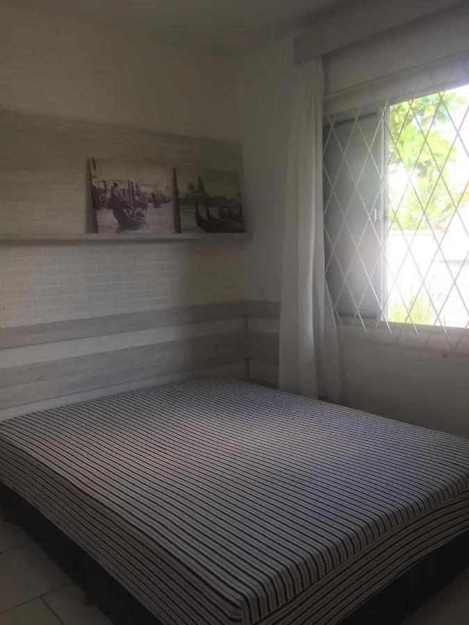 Feriehus Casa Enseada 3 Quartos Para Ate 6 Pessoas Com 2 Ar Split Sao Francisco do Sul